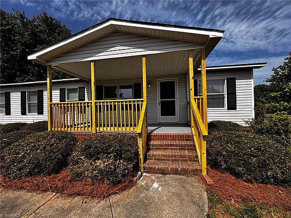 3rd image of 108 Clarmont Dr