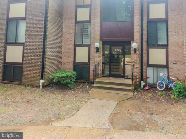 9743 Kings Crown Ct APT 201, Fairfax, VA 22031