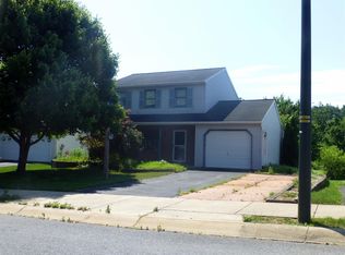 917 Sycamore Dr, Denver, PA 17517