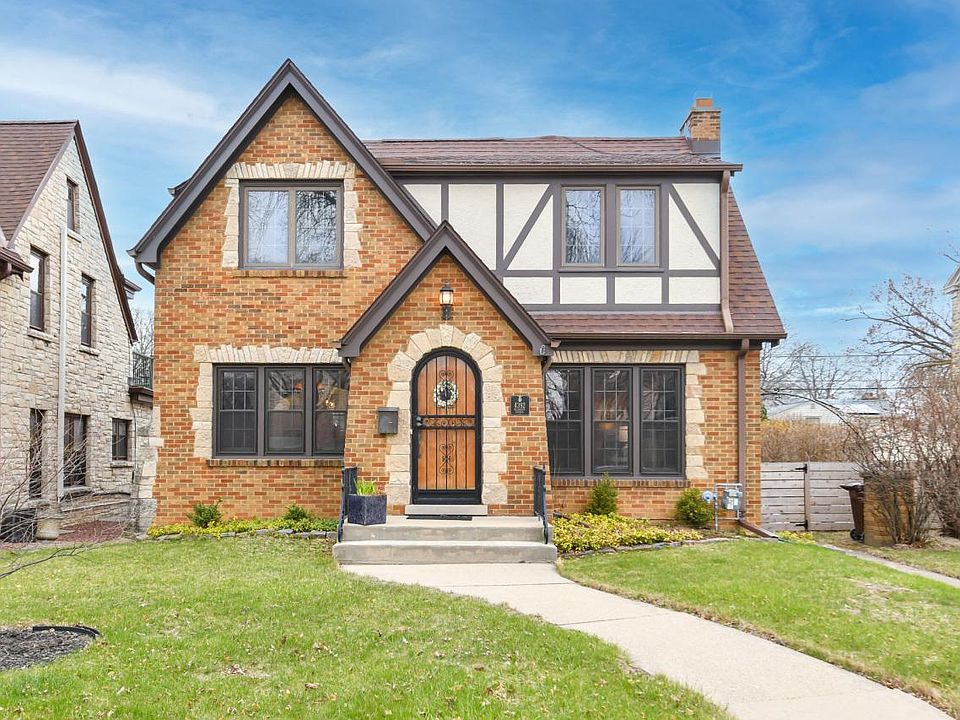 1st image of 4392 North Wildwood AVENUE