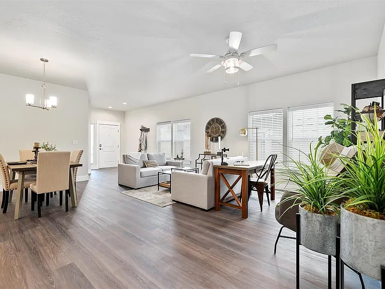 Cedar Crossing Luxury Townhomes — Photo 77