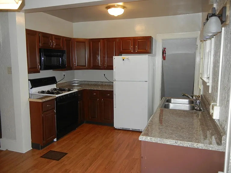 16 Olive Ct — Photo 8