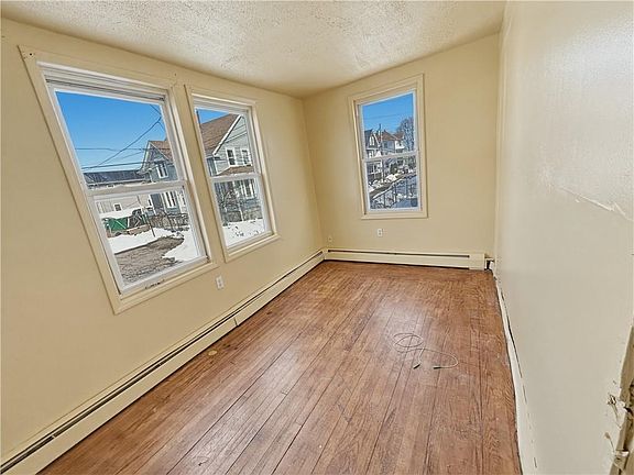 2nd image of 140 Cleveland St