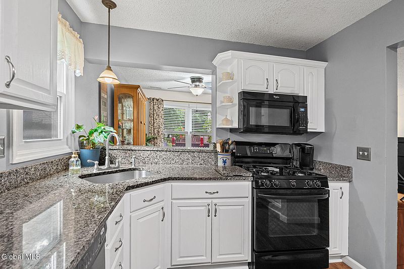 4th image of 60 Stoney Creek Drive