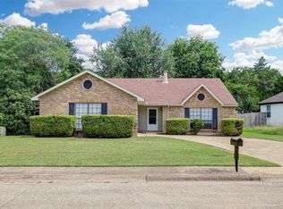 620 Nora Ln, Desoto, TX 75115