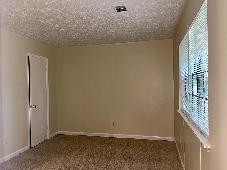 66 Darwin Dr — Photo 12