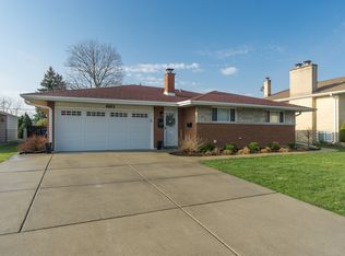 661 Lance Dr, Des Plaines, IL 60016