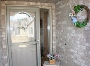 921 10th St, De Witt, IA 52742