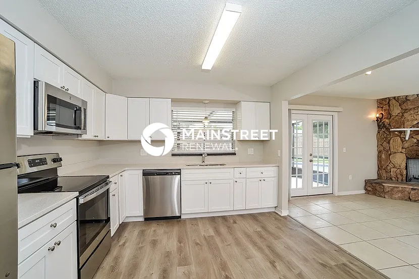1507 Providence Cir — Photo 3