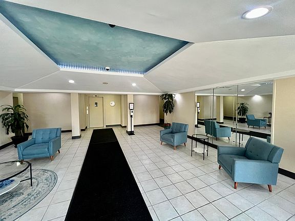 2nd image of 855 E Broadway APT Le