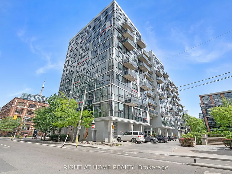 60 Bathurst St #610 — Photo 1