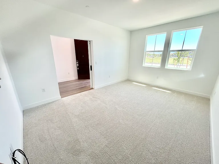 339 Glass Beach Dr — Photo 5