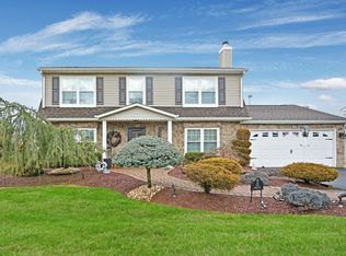 55 Symmes Dr, Manalapan, NJ 07726