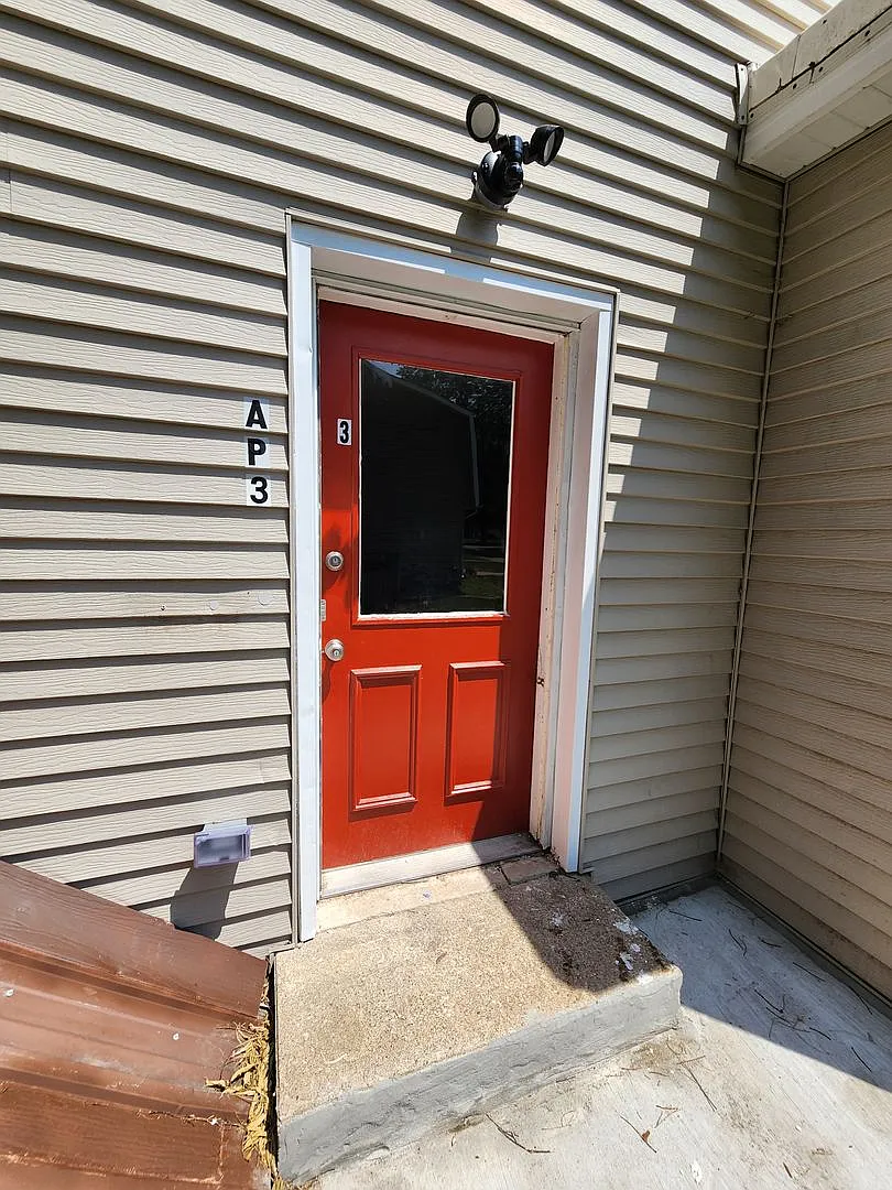 613 E Robinson St — Photo 2