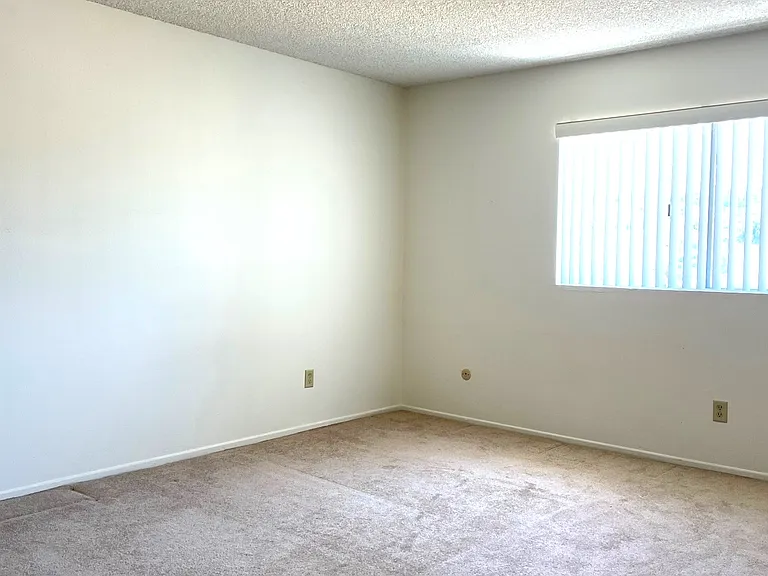 1255 W 7th St #6 — Photo 7