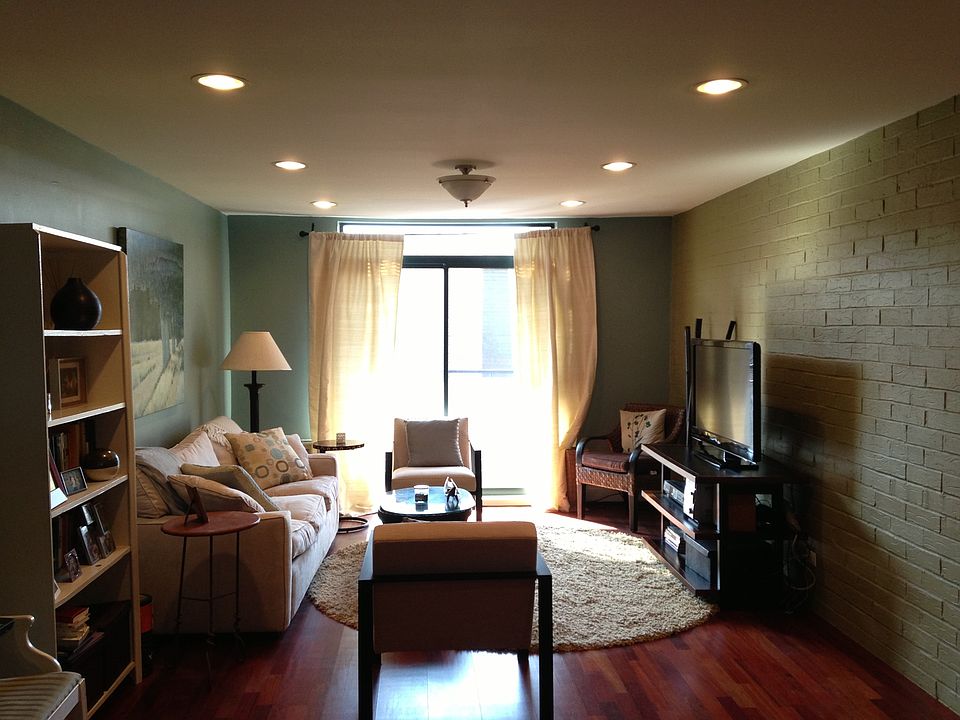 1st image of 3900 N Pine Grove Ave APT 406