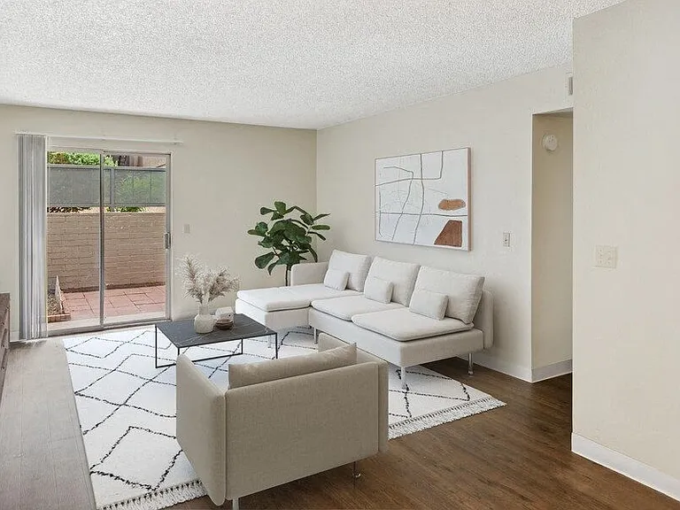 Tanque Verde Apartments — Photo 21