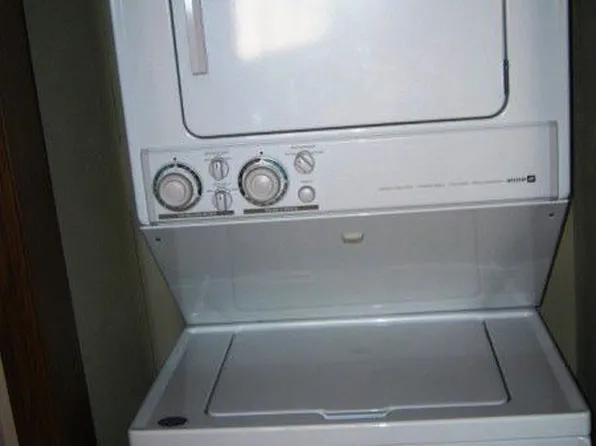 1828 Division St APT 7, East Troy, WI 53120