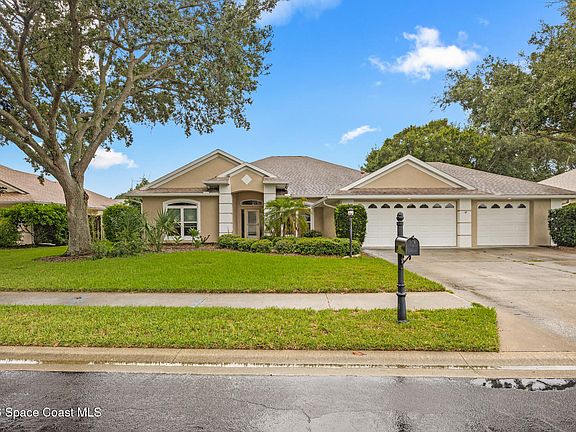 2nd image of 6197 Arlington Cir
