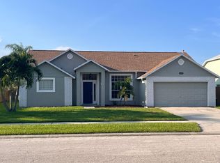 1055 Pelican Ln, Rockledge, FL 32955