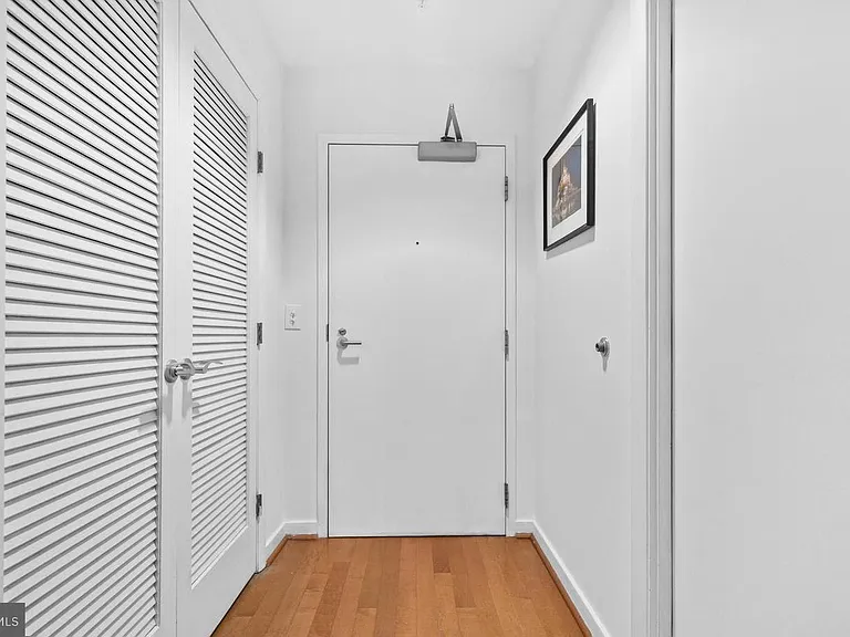 437 New York Ave NW #206 — Photo 4
