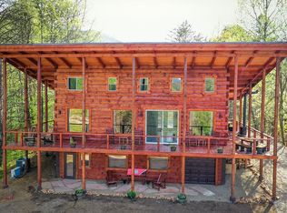 2682 Timber Lake Dr, Cosby, TN 37722