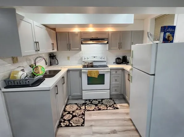 295 Duckworth St, Barrie, ON L4M 3X5