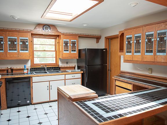 4th image of 1407 S Maple St