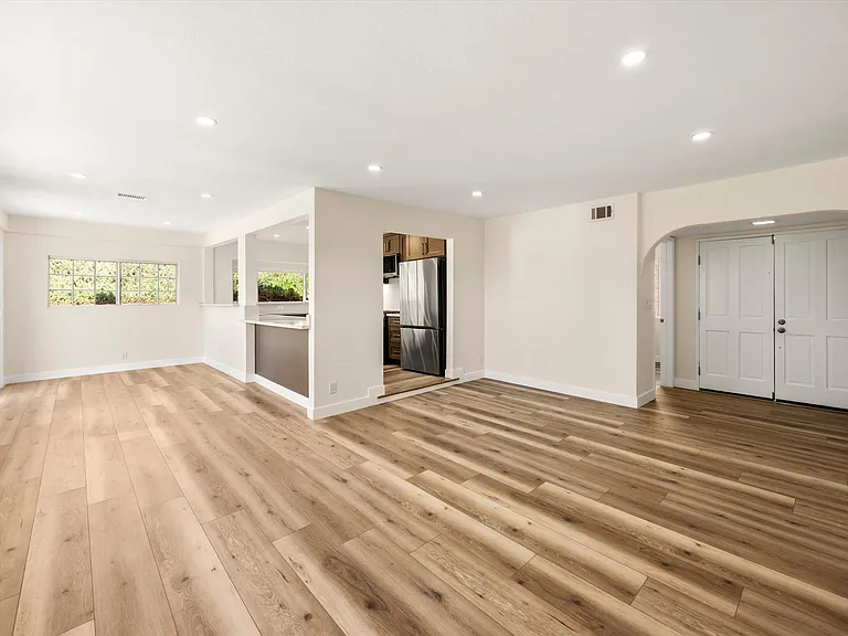 1200 Windover Way — Photo 8