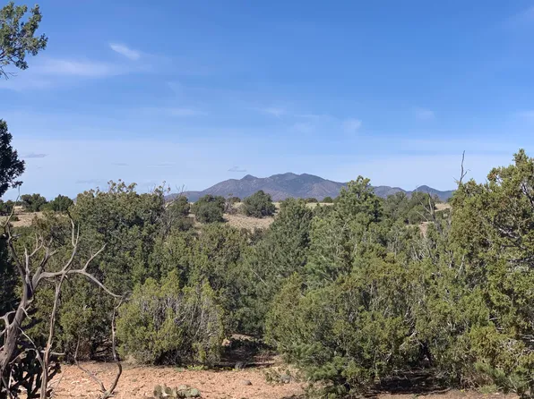 8 Stagecoach Trl, Sandia Park, NM 87047