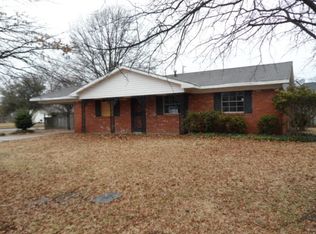 1071 Vincent St, Clarksdale, MS 38614