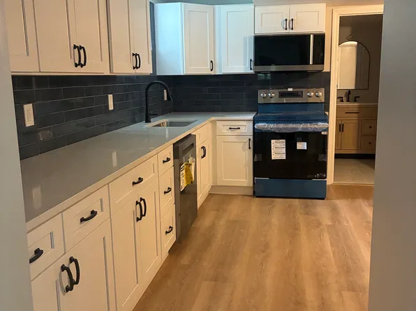 71 Annaquatucket Rd, North Kingstown, RI 02852