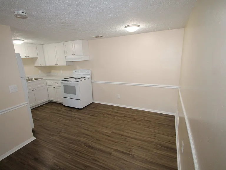 425 Tibet Ave #H — Photo 5