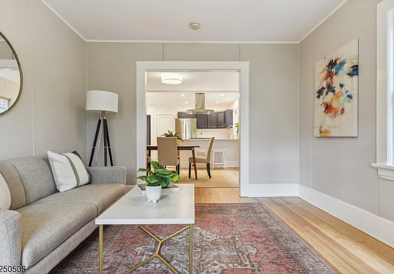 21 Central Ave #1R — Photo 4
