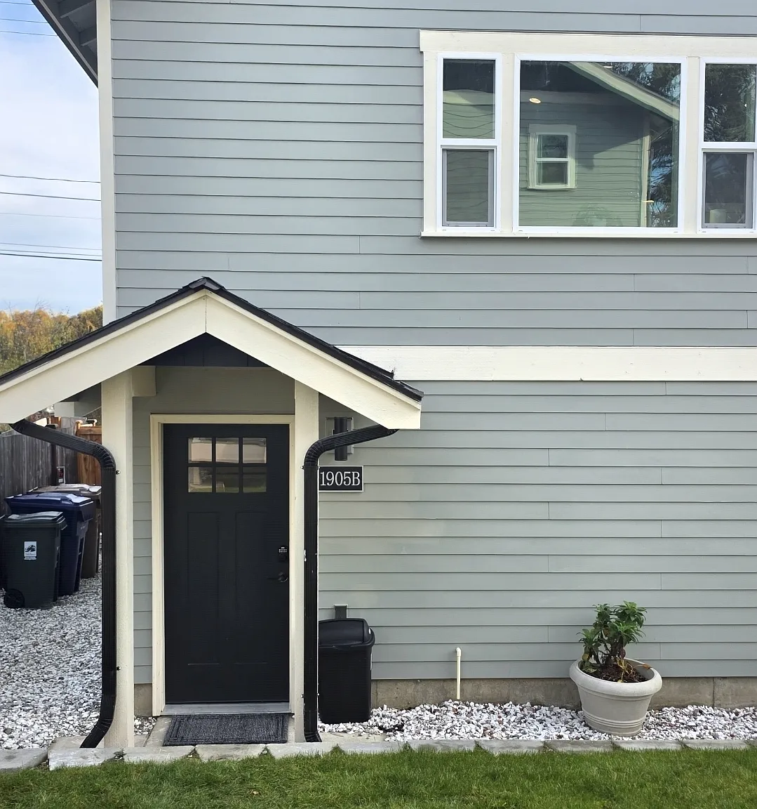 S Ash St, Tacoma — Photo 1