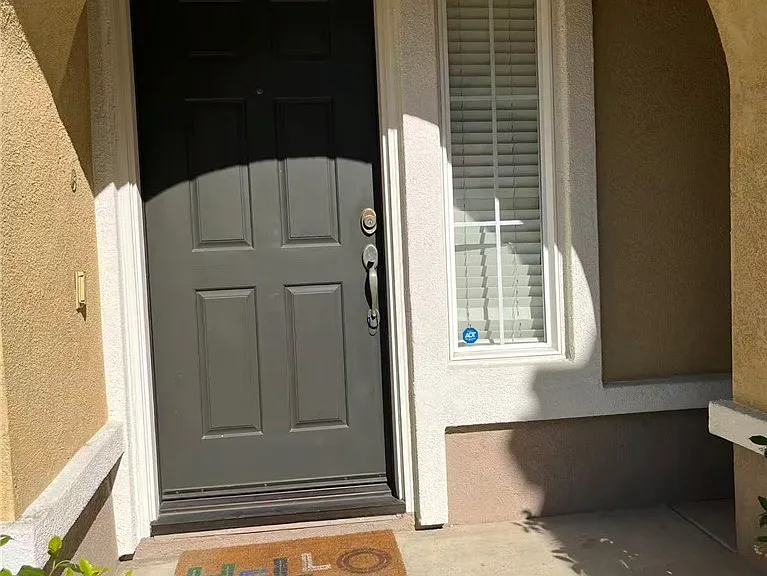 8 Pearleaf — Photo 2