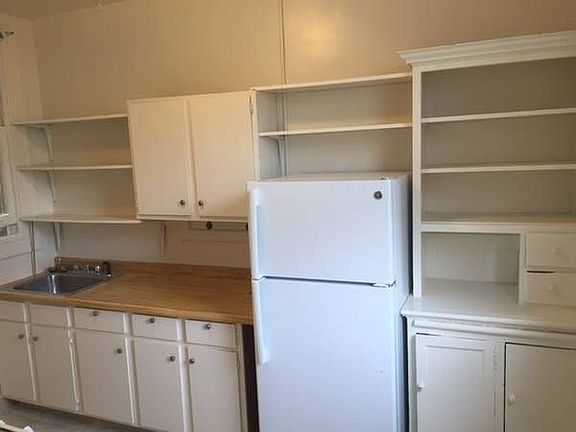 5th image of 1270 Pine St APT 28