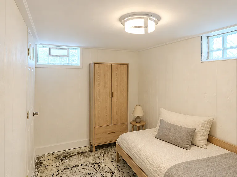 1328 McLean Ave — Photo 17