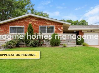 8404 Rockspring Dr, Saint Louis, MO 63123