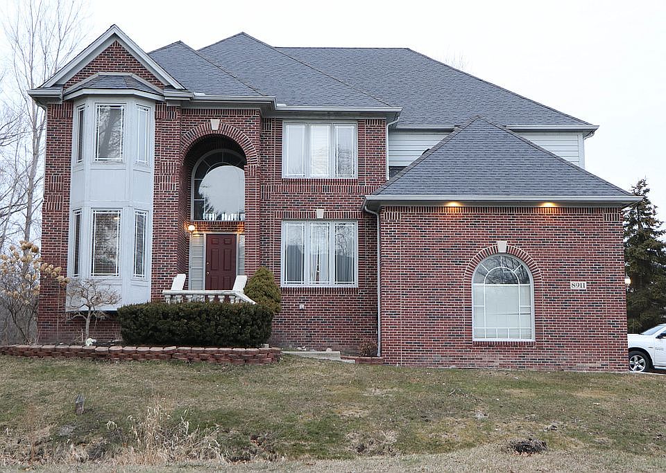 1st image of 8911 Clubwood Dr