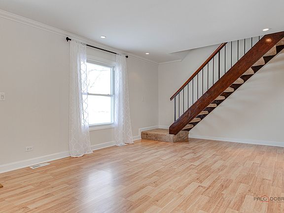 3rd image of 233 Winfield Ct #233