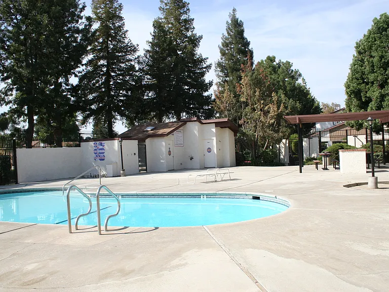4600 Beechwood St #80 — Photo 25