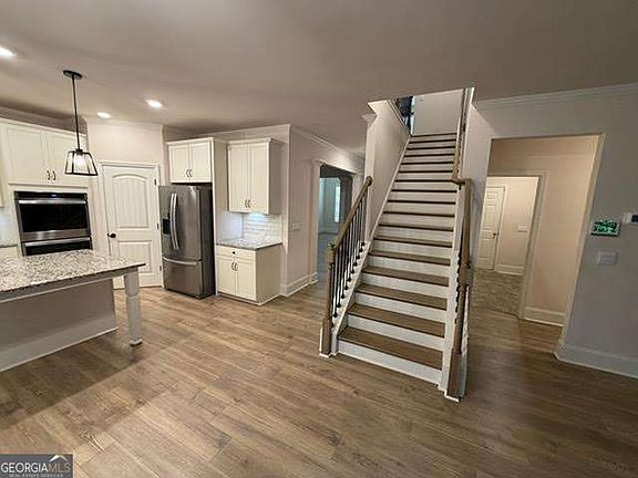 5th image of 141 Worthington Ln