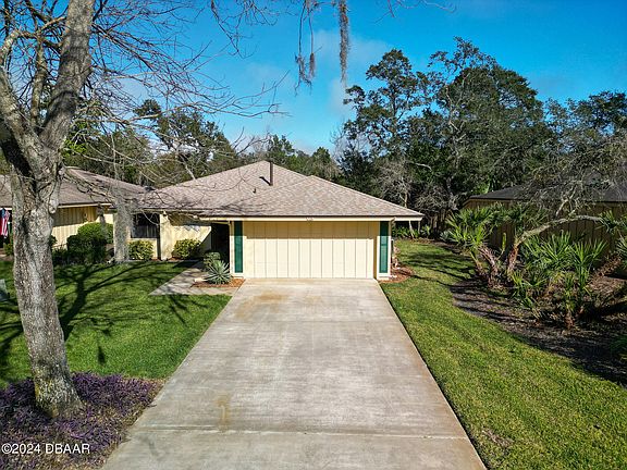 3rd image of 725 Saint Andrews Cir