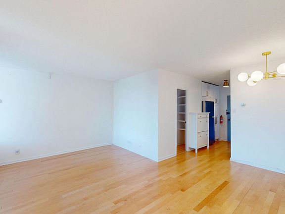 3rd image of 240 M St SW #E102