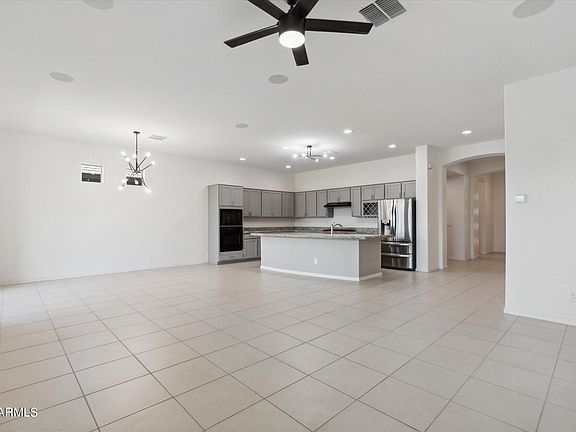 4th image of 1433 W CALABASH Avenue