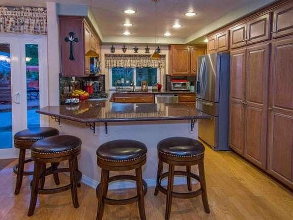 4th image of 714 Oak Point Dr