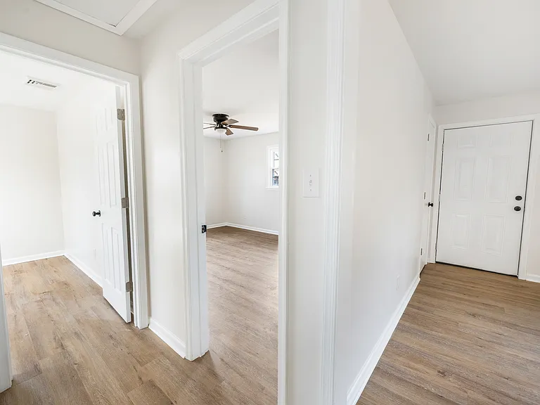 236 Newcomb Drive - 2 — Photo 8