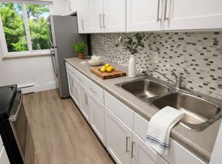 92 Robinson Street, Hamilton, ON L8P 1Z1