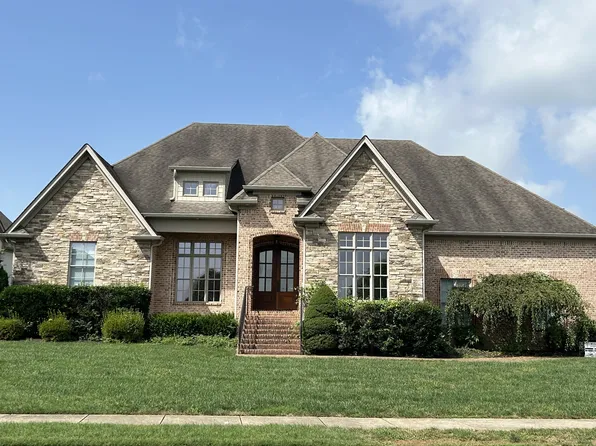 1568 Foxland Blvd, Gallatin, TN 37066